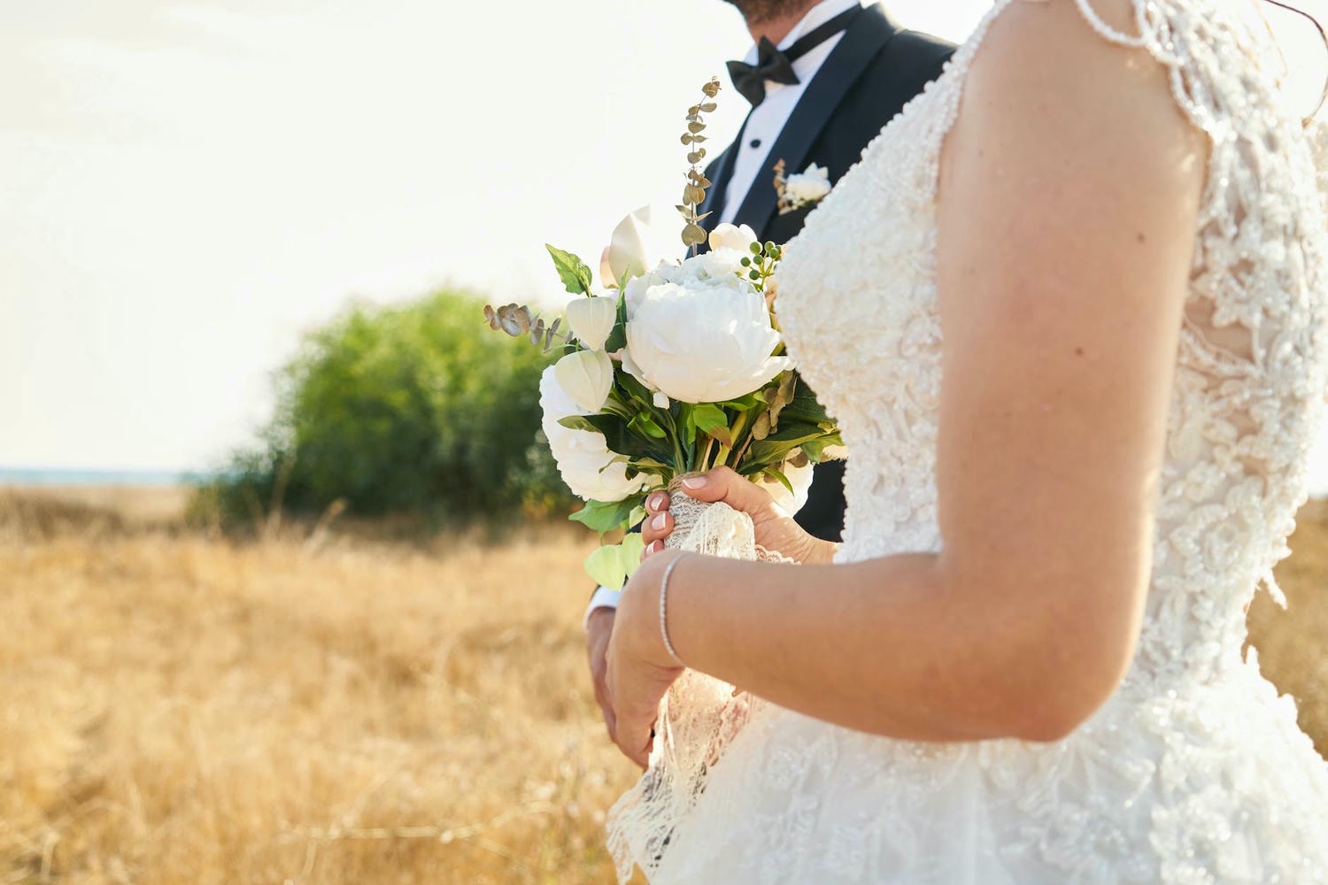 bride holding a bouquet